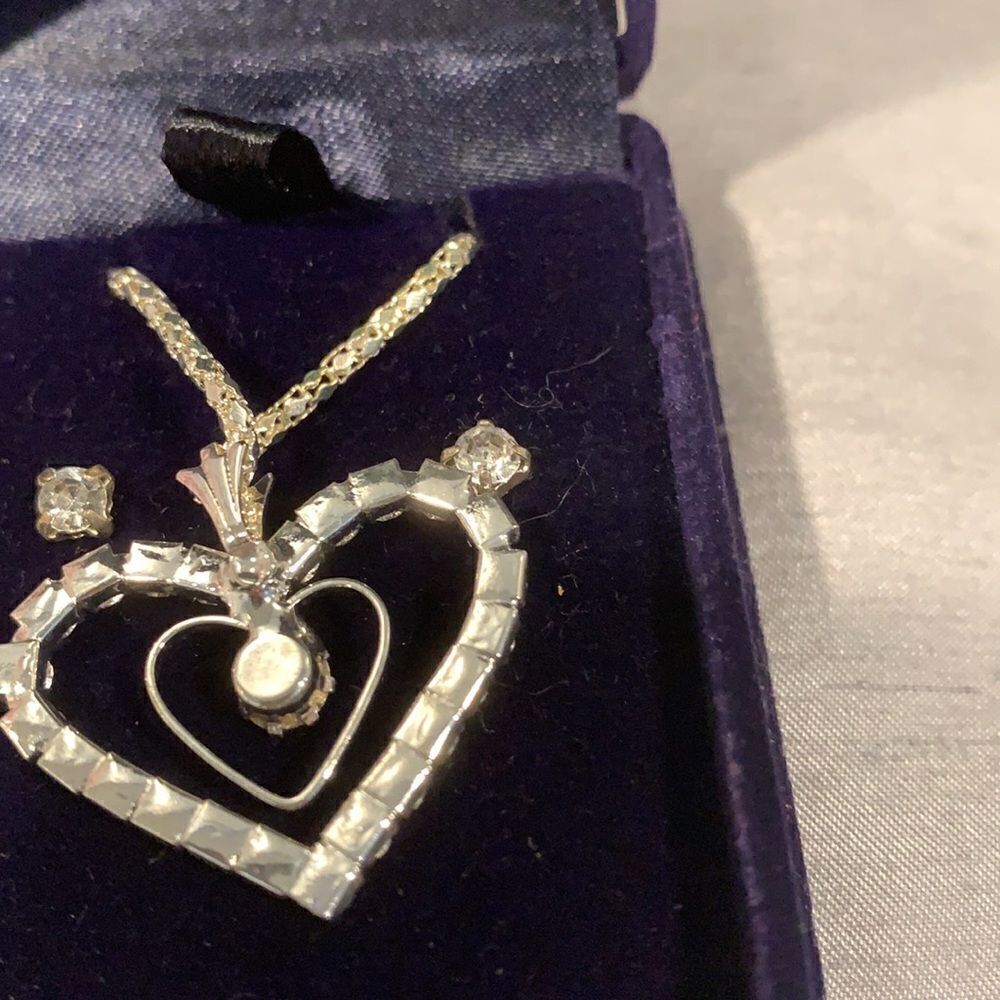 Heart and earrings bundle - Picture 4 of 4